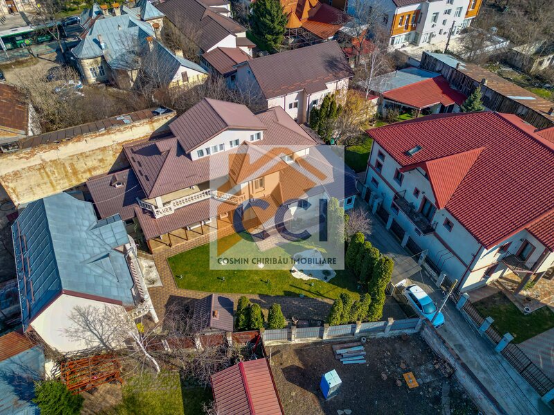 Bacau, proprietate exclusivista ultracentrala, eleganta, spatiu si rafinament.
