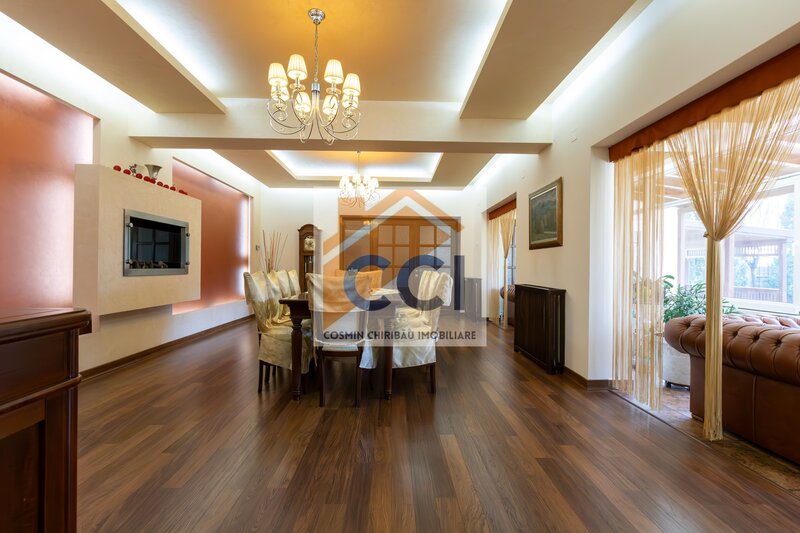Bacau, proprietate exclusivista ultracentrala, eleganta, spatiu si rafinament.