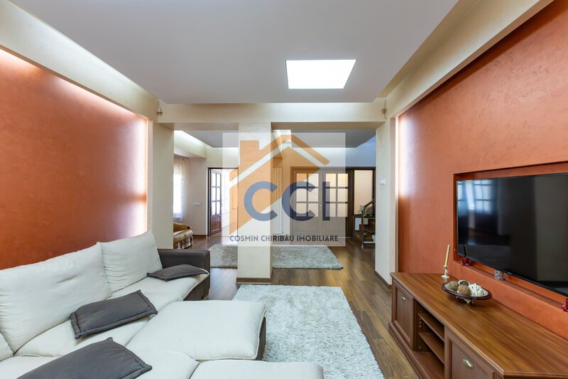 Bacau, proprietate exclusivista ultracentrala, eleganta, spatiu si rafinament.