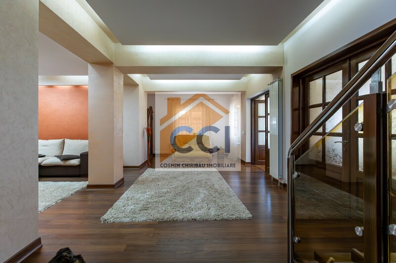 Bacau, proprietate exclusivista ultracentrala, eleganta, spatiu si rafinament.
